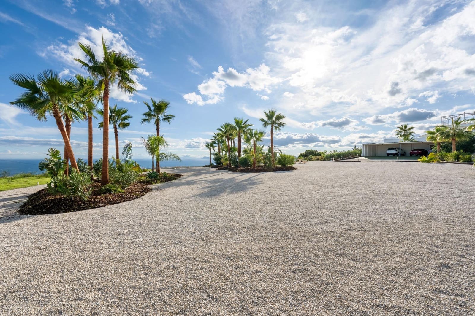 7 soverom Villa til salgs i Estepona med svømmebasseng garasje - € 4 840 000 (Ref: 8813166)