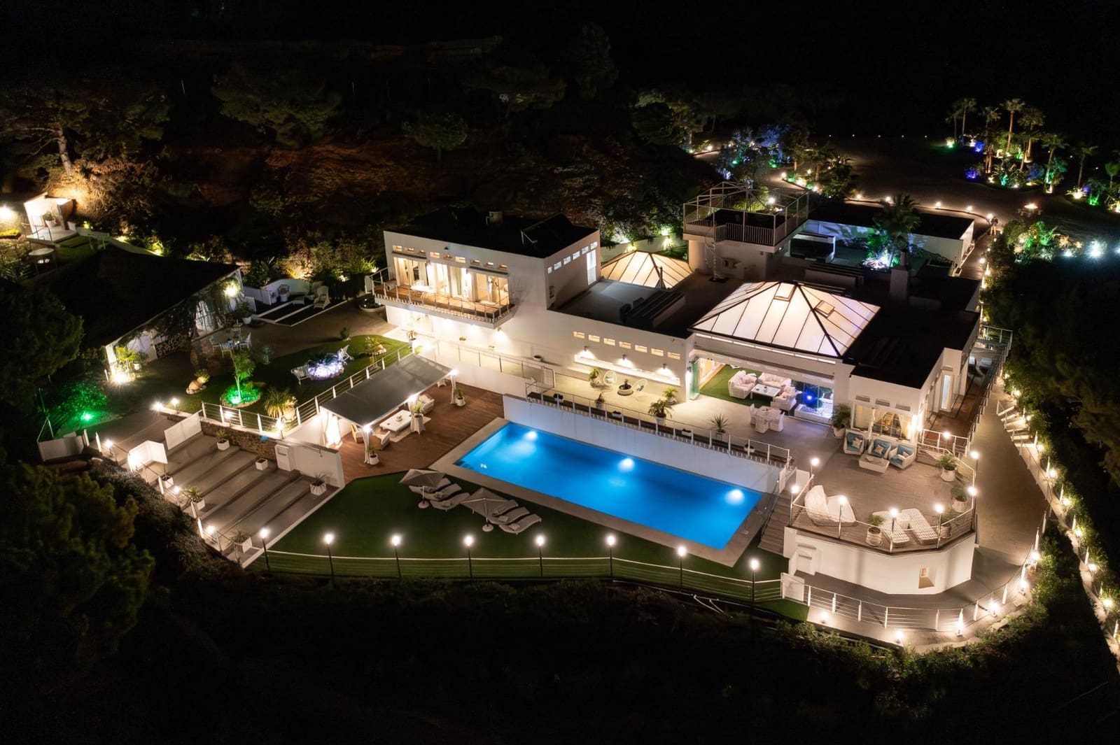 7 soverom Villa til salgs i Estepona med svømmebasseng garasje - € 4 840 000 (Ref: 8813166)