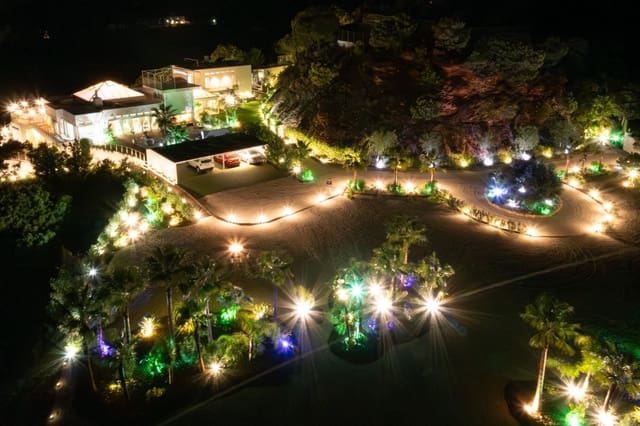 7 soverom Villa til salgs i Altos de Estepona, Estepona med svømmebasseng garasje - € 4 840 000 (Ref: 8813166)