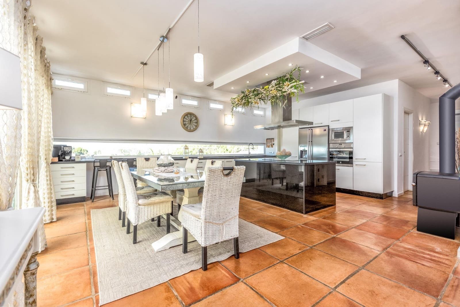 7 soverom Villa til salgs i Estepona med svømmebasseng garasje - € 4 840 000 (Ref: 8813166)