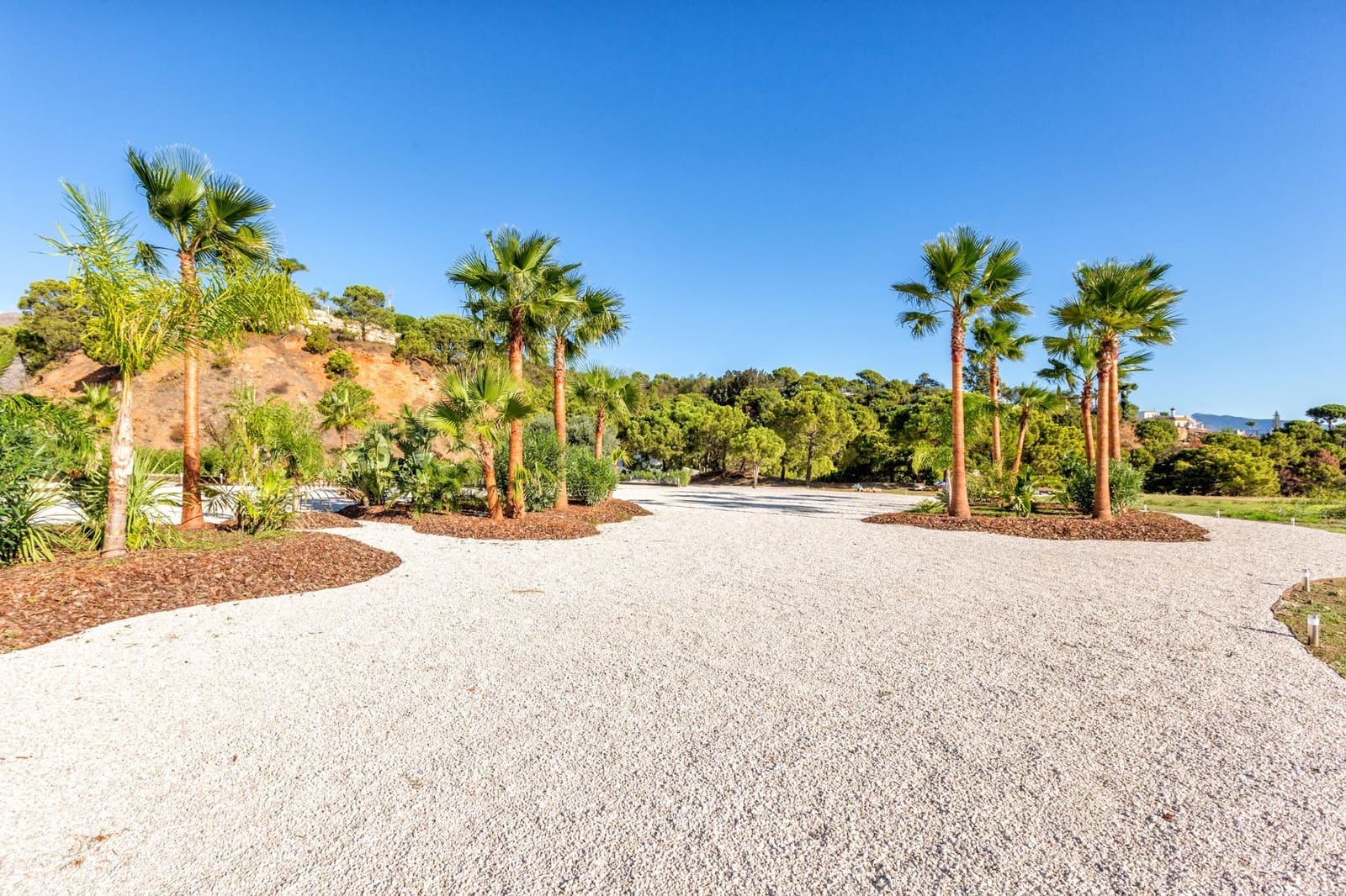 7 soverom Villa til salgs i Estepona med svømmebasseng garasje - € 4 840 000 (Ref: 8813166)