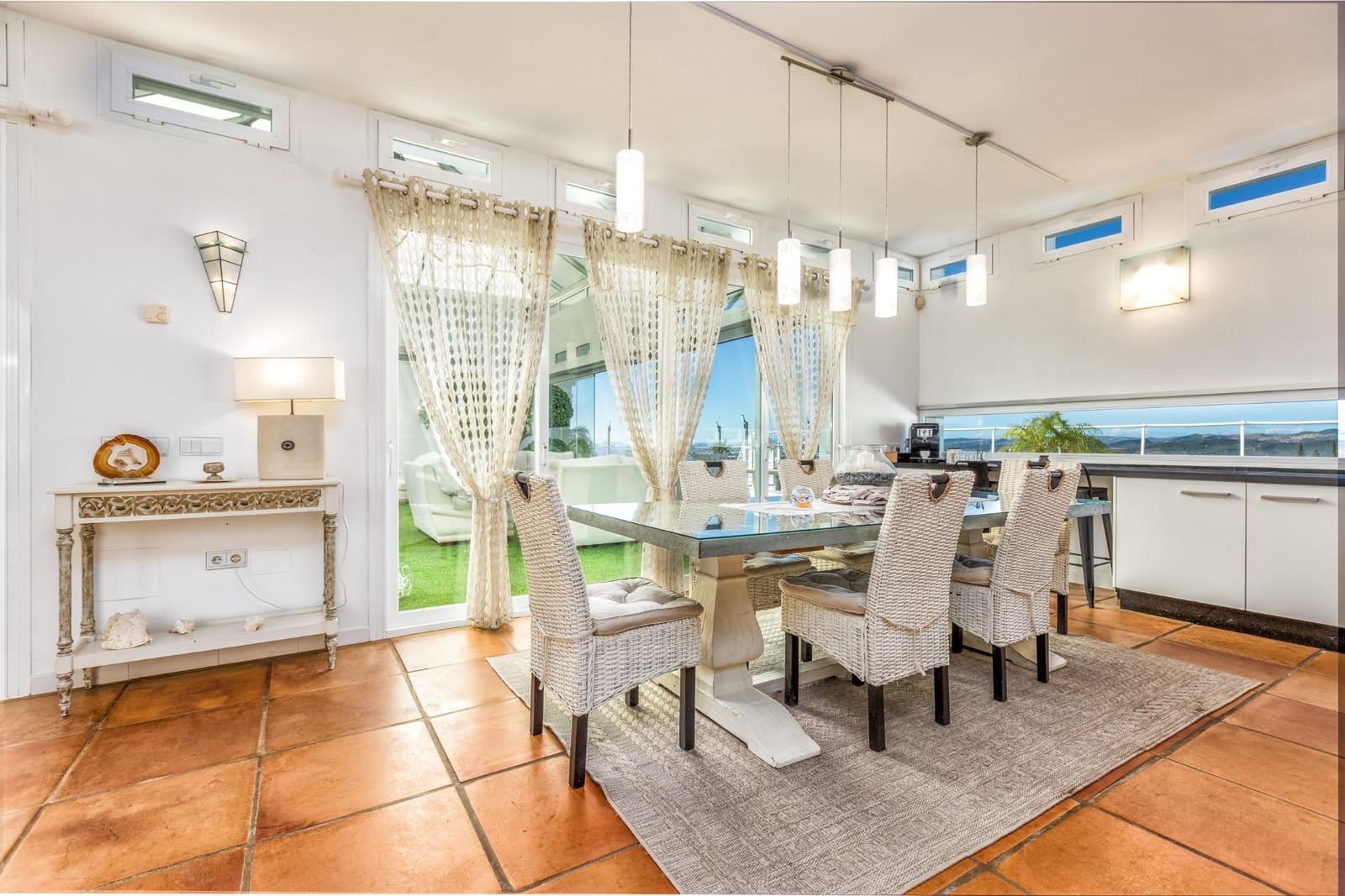 7 soverom Villa til salgs i Estepona med svømmebasseng garasje - € 4 840 000 (Ref: 8813166)