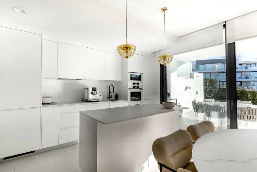 Apartamento de 2 habitaciones en Fuengirola en venta con piscina garaje - 699.000 € (Ref: 8813167)