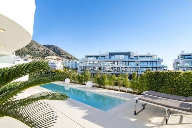 Apartamento de 2 habitaciones en Fuengirola en venta con piscina garaje - 699.000 € (Ref: 8813167)