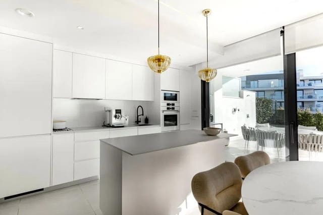 Apartamento de 2 habitaciones en Fuengirola en venta con piscina garaje - 699.000 € (Ref: 8813167)