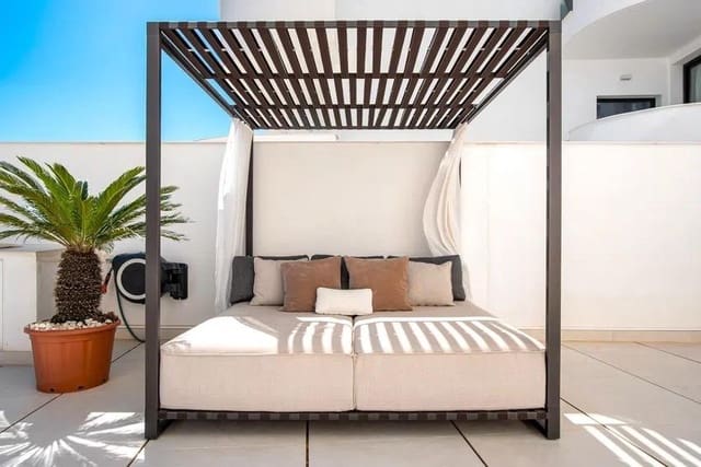 Apartamento de 2 habitaciones en Fuengirola en venta con piscina garaje - 699.000 € (Ref: 8813167)