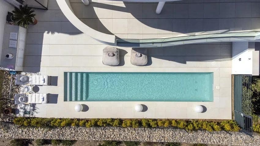 Apartamento de 2 habitaciones en Fuengirola en venta con piscina garaje - 699.000 € (Ref: 8813167)