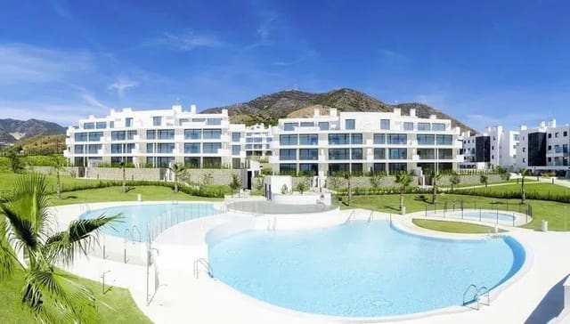 Apartamento de 2 habitaciones en Fuengirola en venta con piscina garaje - 699.000 € (Ref: 8813167)