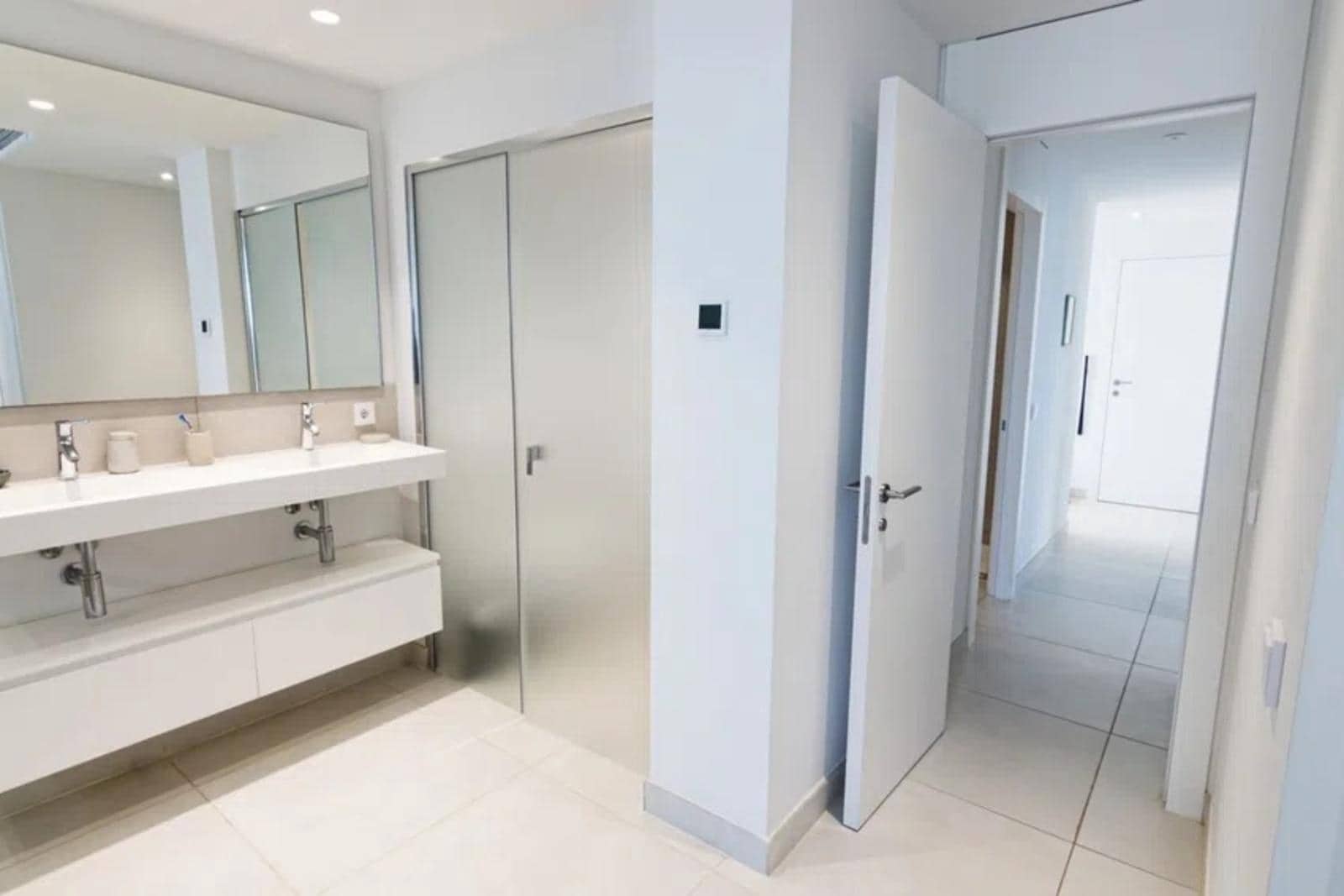 3 bedroom Flat for sale in Fuengirola with pool garage - € 834,000 (Ref: 8815929)