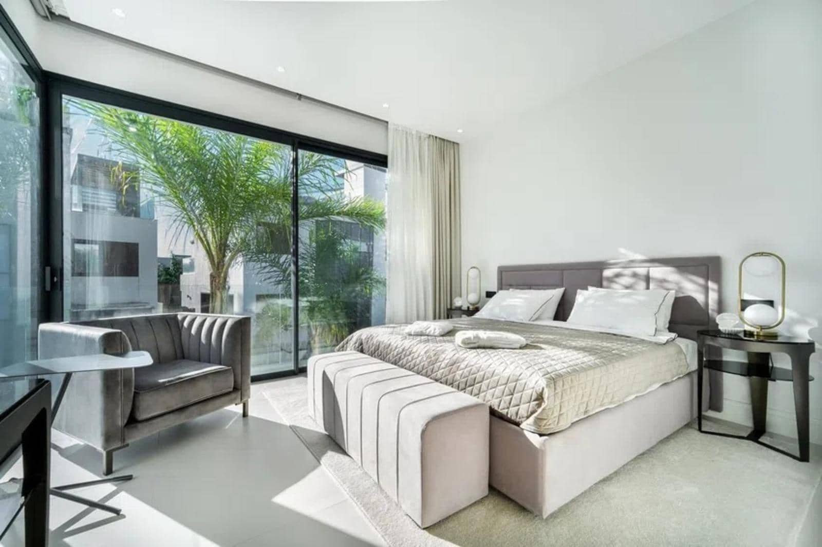 Chalet de 4 habitaciones en Marbella en venta con piscina garaje - 3.750.000 € (Ref: 8817904)