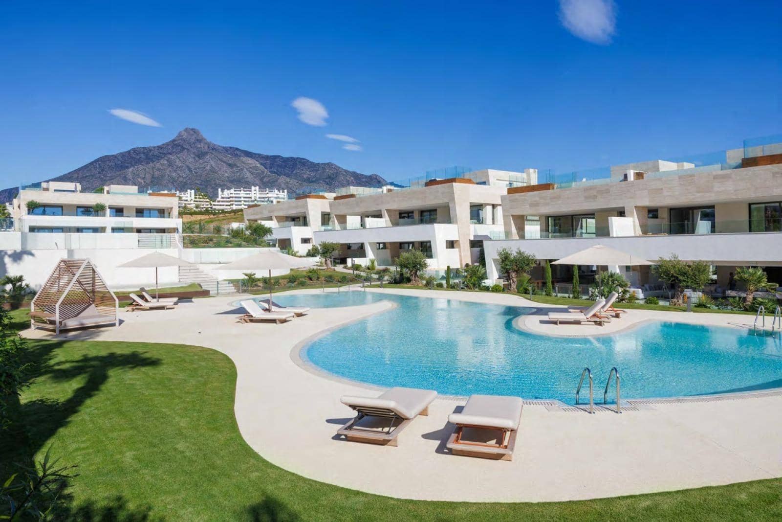 5 makuuhuone Huoneisto myytävänä paikassa Marbella mukana uima-altaan 
autotalli - 3 750 000 € (Ref: 8825320)