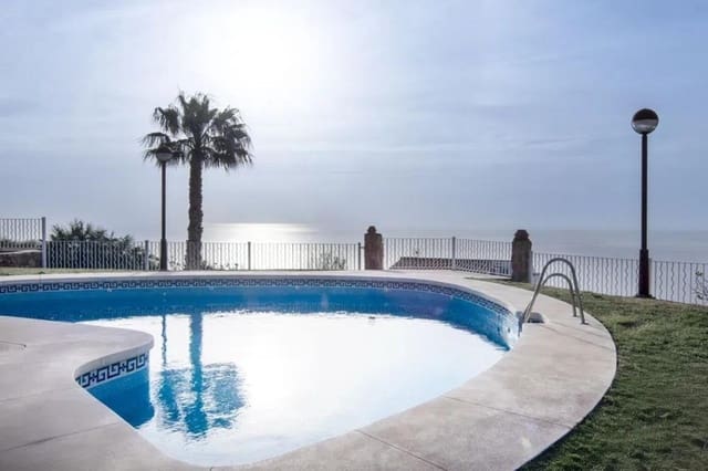 2 makuuhuone Huoneisto myytävänä paikassa Benalmádena mukana uima-altaan 
autotalli - 399 000 € (Ref: 8825326)