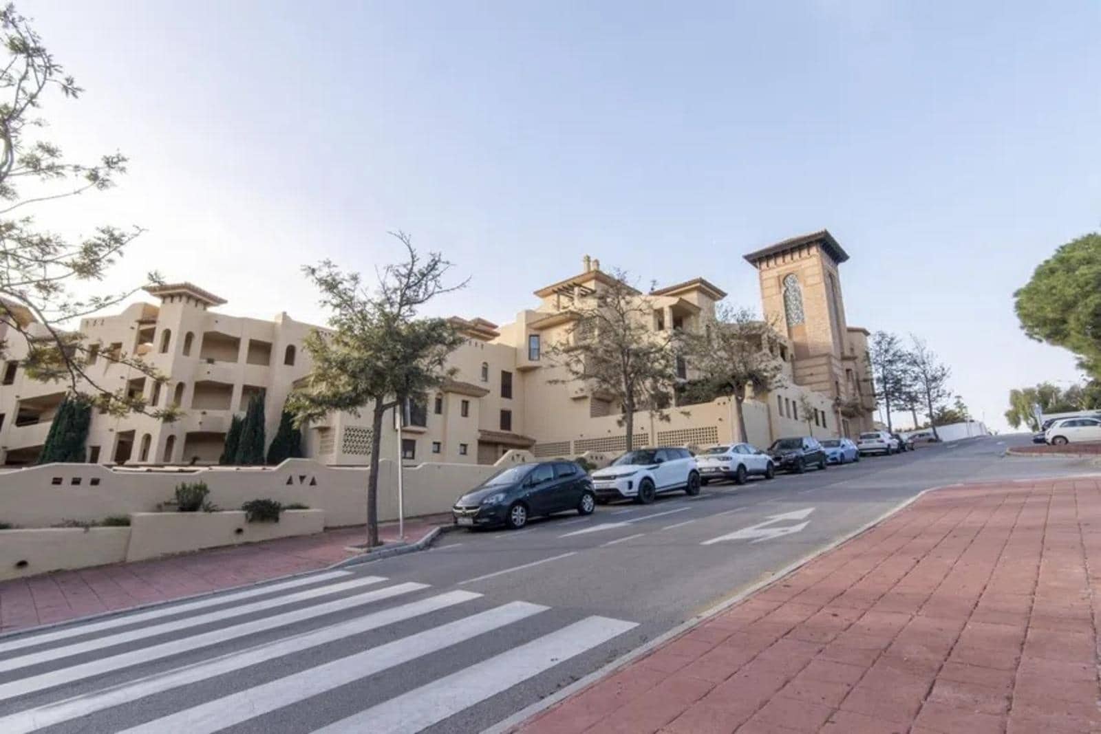 2 bedroom Apartment for sale in Benalmadena with pool garage - € 399,000 (Ref: 8825326)