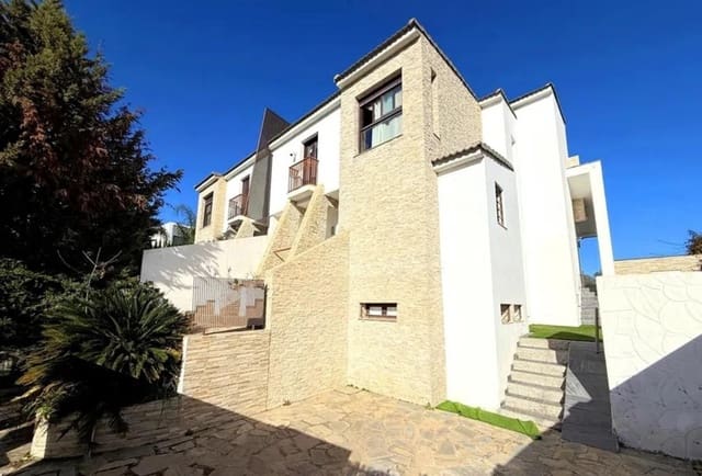 6 soverom Villa til salgs i Estepona med svømmebasseng garasje - € 950 000 (Ref: 8825327)