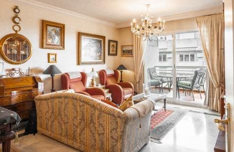 Ático de 3 habitaciones en Marbella en venta con piscina garaje - 769.000 € (Ref: 8827628)