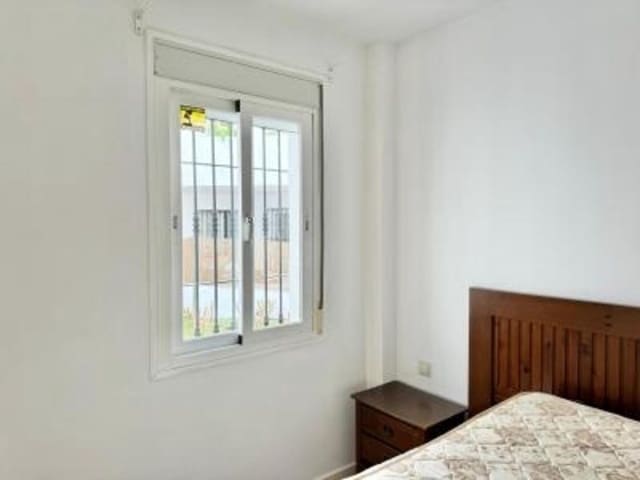 Piso de 3 habitaciones en Los Naranjos, Marbella en venta con piscina - 446.250 € (Ref: 8827629)