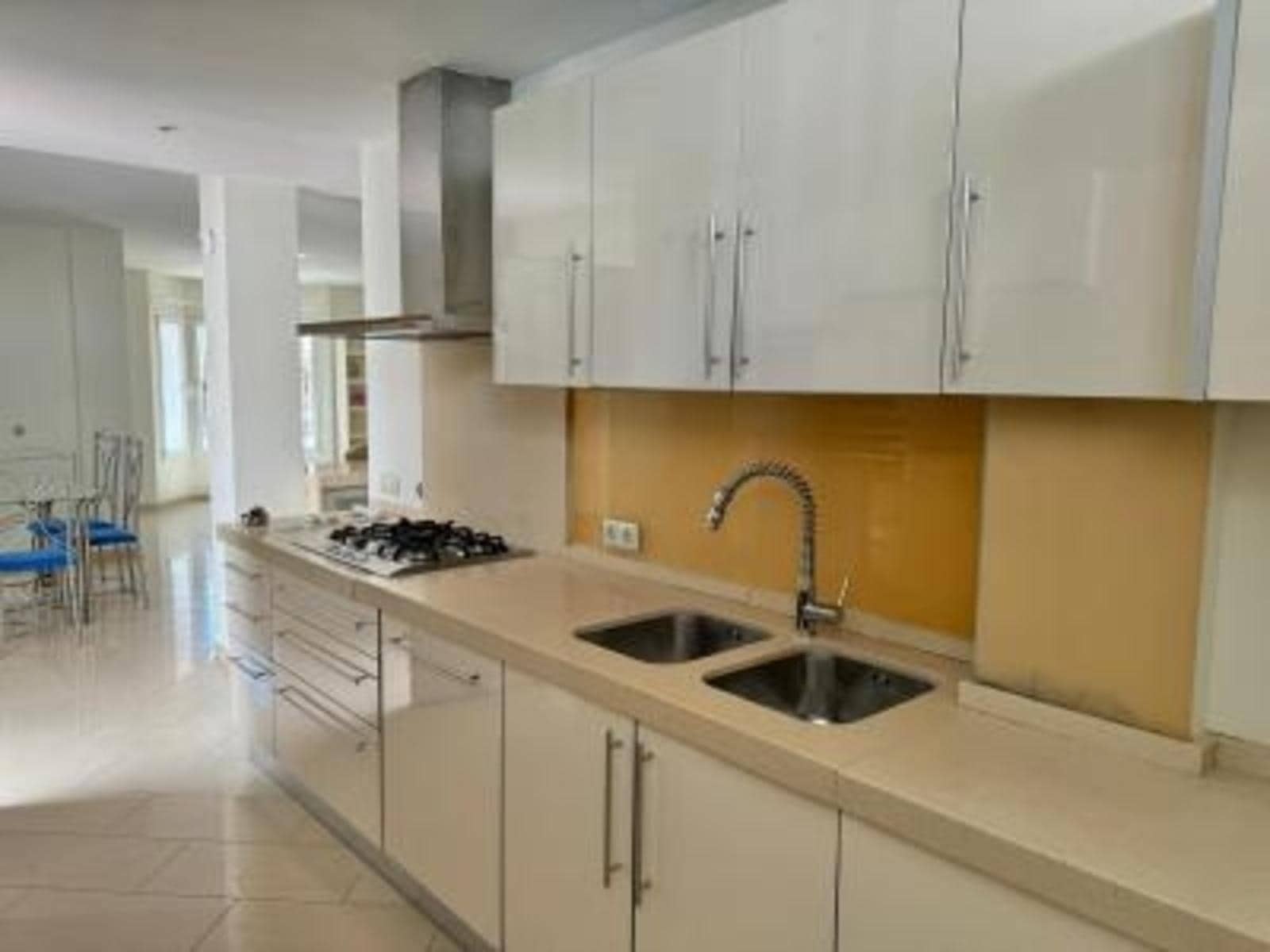 Piso de 3 habitaciones en Nueva Andalucia en venta con piscina - 446.250 € (Ref: 8827629)