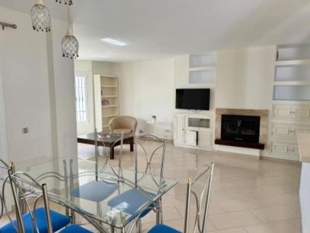 Piso de 3 habitaciones en Los Naranjos, Marbella en venta con piscina - 446.250 € (Ref: 8827629)