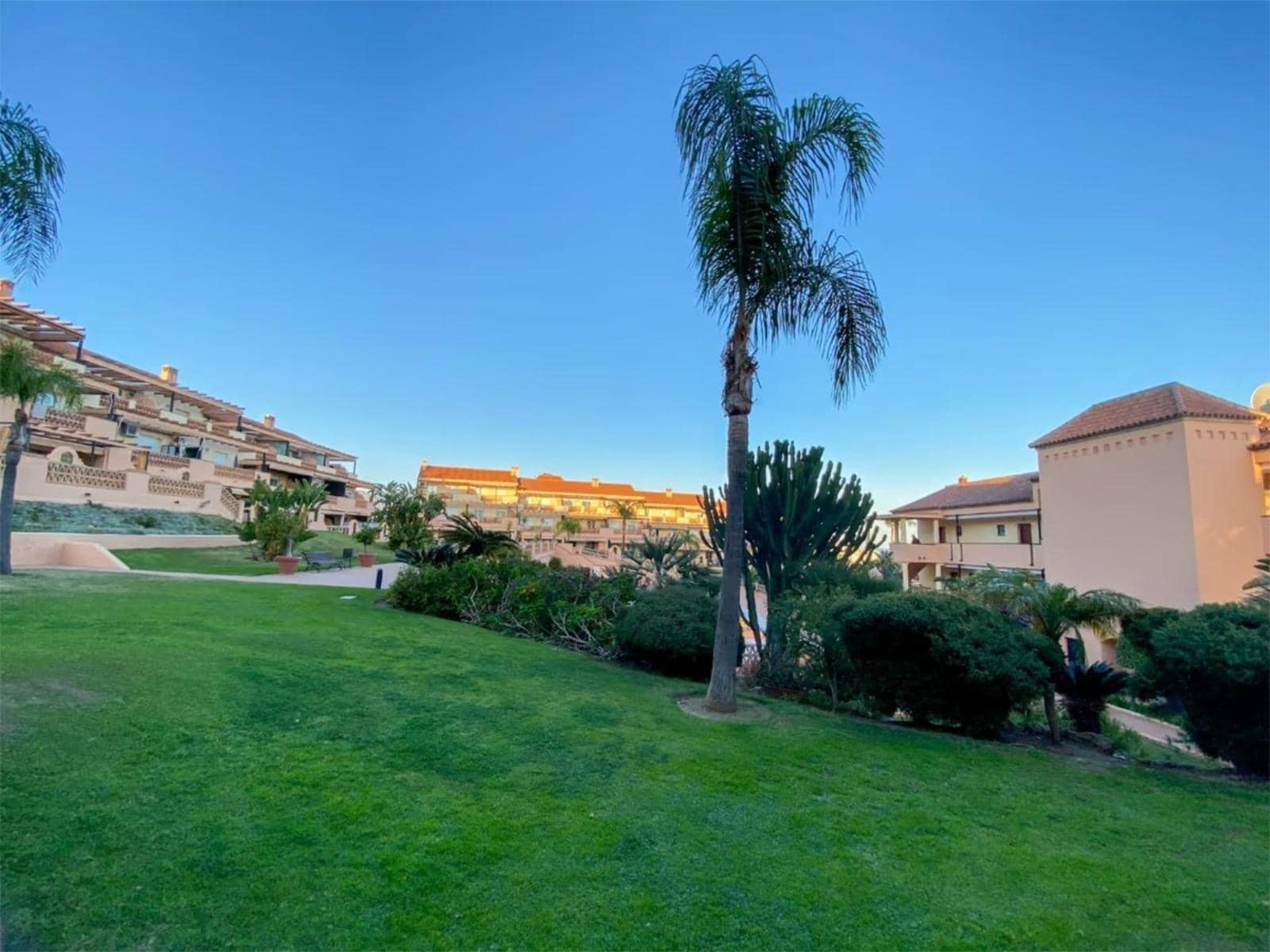 Apartamento de 2 habitaciones en Mijas en venta con piscina garaje - 325.000 € (Ref: 8839177)