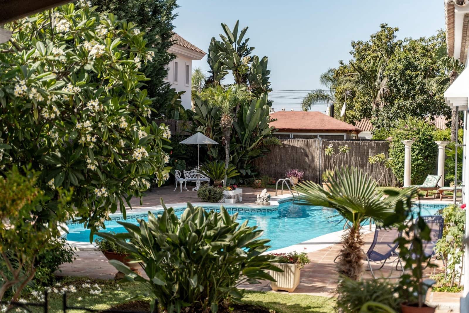 Chalet de 5 habitaciones en Marbella en venta con piscina garaje - 2.700.000 € (Ref: 8843349)