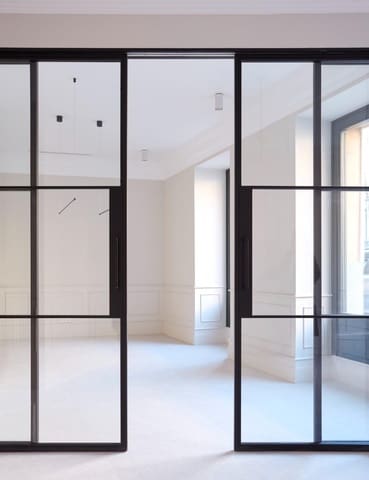 Kommersiell til salgs i Chamberí, Madrid by - € 1 500 000 (Ref: 8849649)