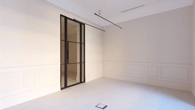 Kommersiell til salgs i Chamberí, Madrid by - € 1 500 000 (Ref: 8849649)