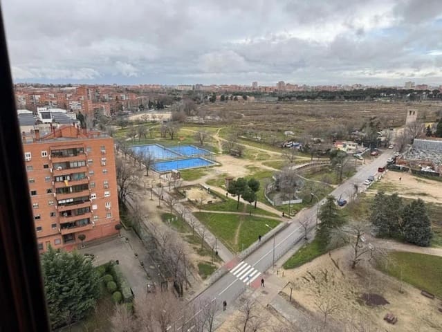 4 bedroom Penthouse for sale in Vista Alegre, Madrid city with pool garage - € 480,000 (Ref: 8851747)