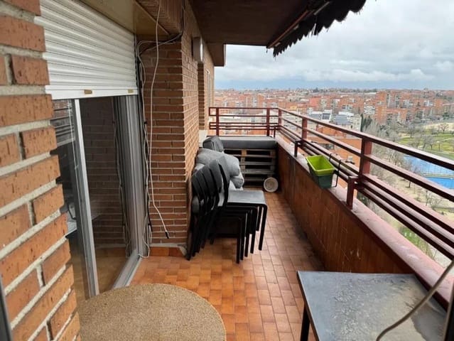 4 bedroom Penthouse for sale in Vista Alegre, Madrid city with pool garage - € 480,000 (Ref: 8851747)