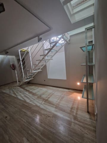 Kommersiell til salgs i Chamberí, Madrid by - € 1 050 000 (Ref: 8855138)