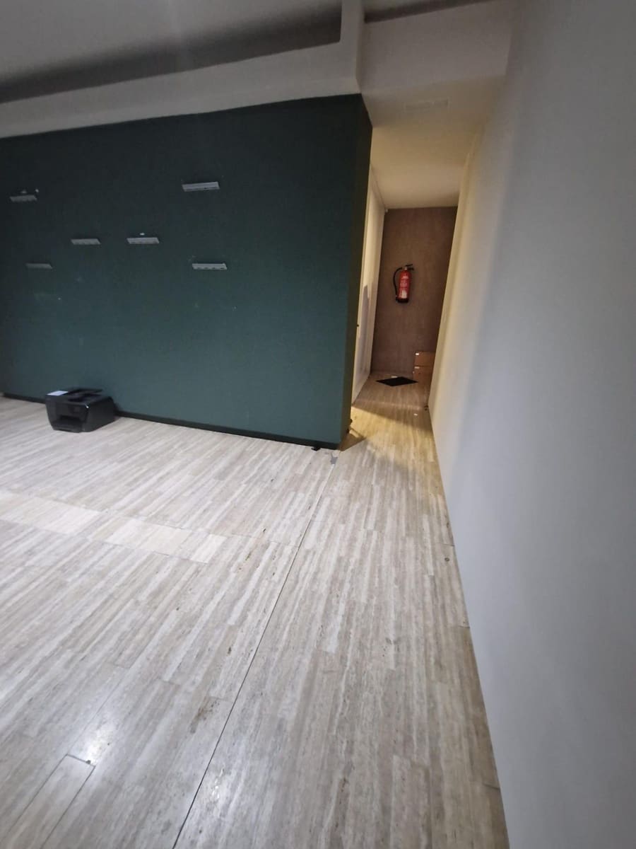 Erhverv til salg i Madrid by - € 1.050.000 (Ref: 8855138)