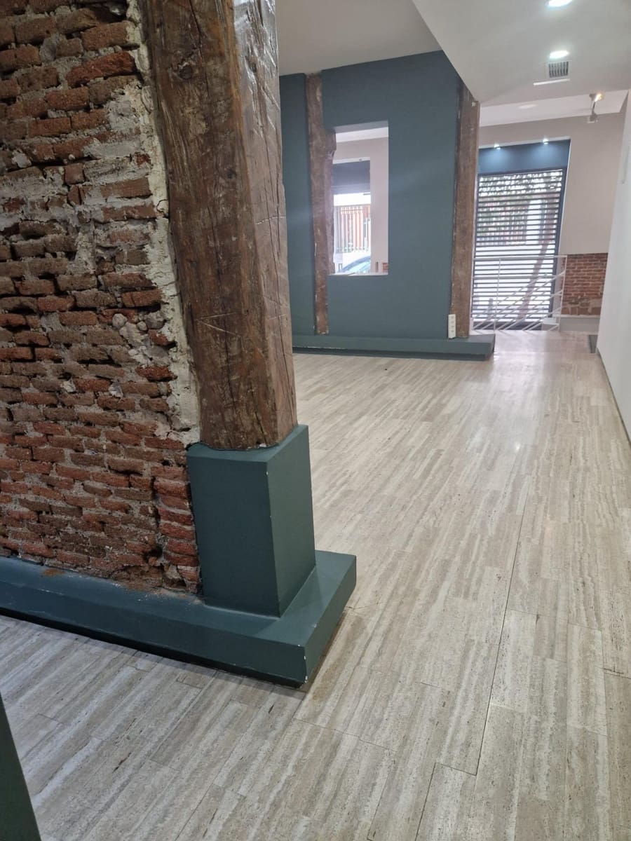 Erhverv til salg i Madrid by - € 1.050.000 (Ref: 8855138)