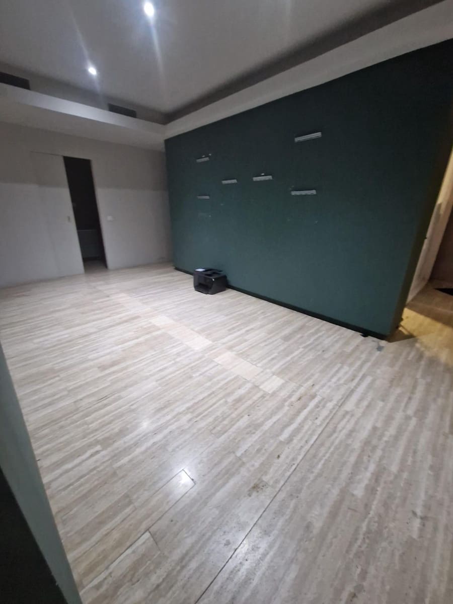 Erhverv til salg i Madrid by - € 1.050.000 (Ref: 8855138)