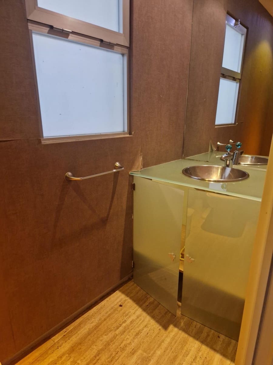 Erhverv til salg i Madrid by - € 1.050.000 (Ref: 8855138)