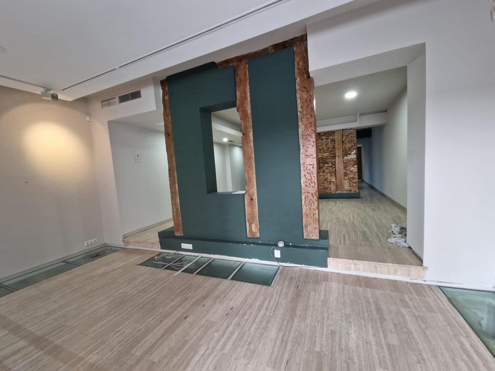 Erhverv til salg i Madrid by - € 1.050.000 (Ref: 8855138)