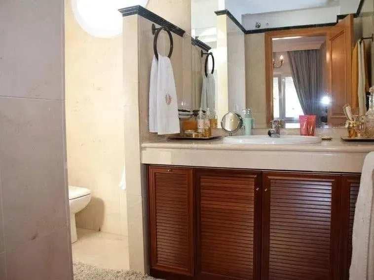 5 soverom Kjedet enebolig til salgs i Marbella med svømmebasseng garasje - € 1 275 000 (Ref: 8881699)