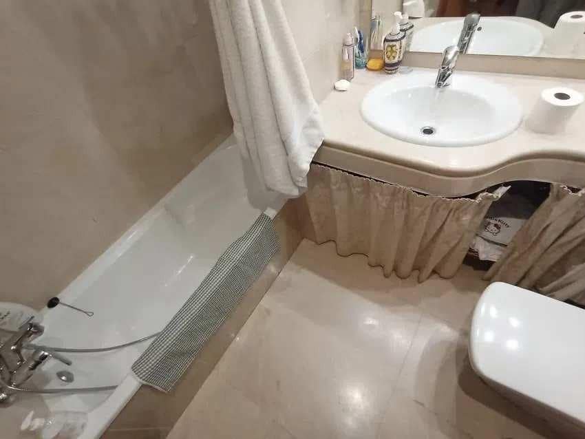 5 soverom Kjedet enebolig til salgs i Marbella med svømmebasseng garasje - € 1 275 000 (Ref: 8881699)