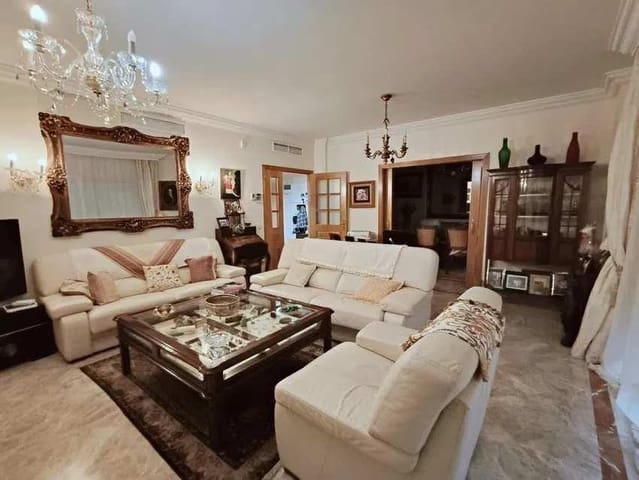 5 quarto Moradia Geminada para venda em Marbella com piscina garagem - 1 275 000 € (Ref: 8881699)