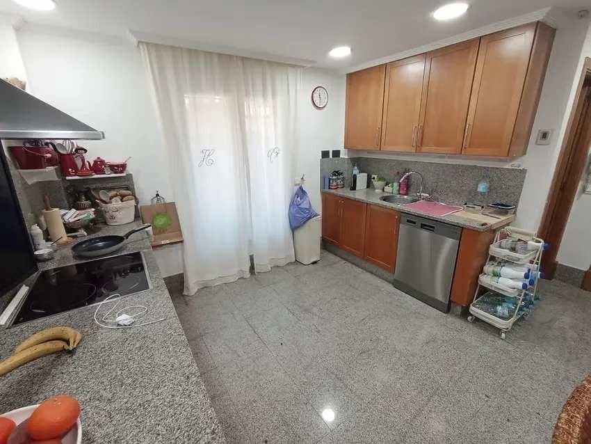 5 soverom Kjedet enebolig til salgs i Marbella med svømmebasseng garasje - € 1 275 000 (Ref: 8881699)