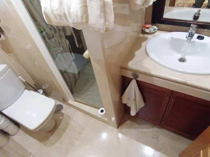 5 soverom Kjedet enebolig til salgs i Marbella med svømmebasseng garasje - € 1 275 000 (Ref: 8881699)