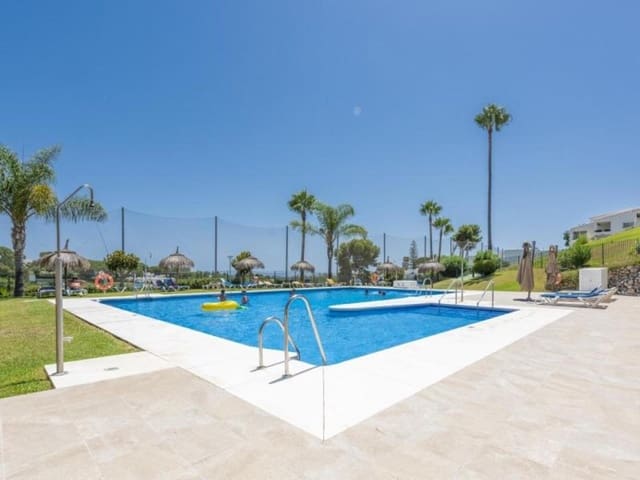 2 soverom Leilighet til salgs i Aloha Golf, Marbella med svømmebasseng garasje - € 495 000 (Ref: 8894970)