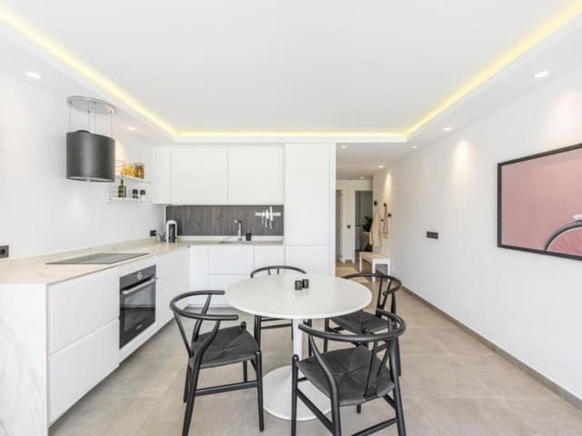 2 soverom Leilighet til salgs i Aloha Golf, Marbella med svømmebasseng garasje - € 495 000 (Ref: 8894970)