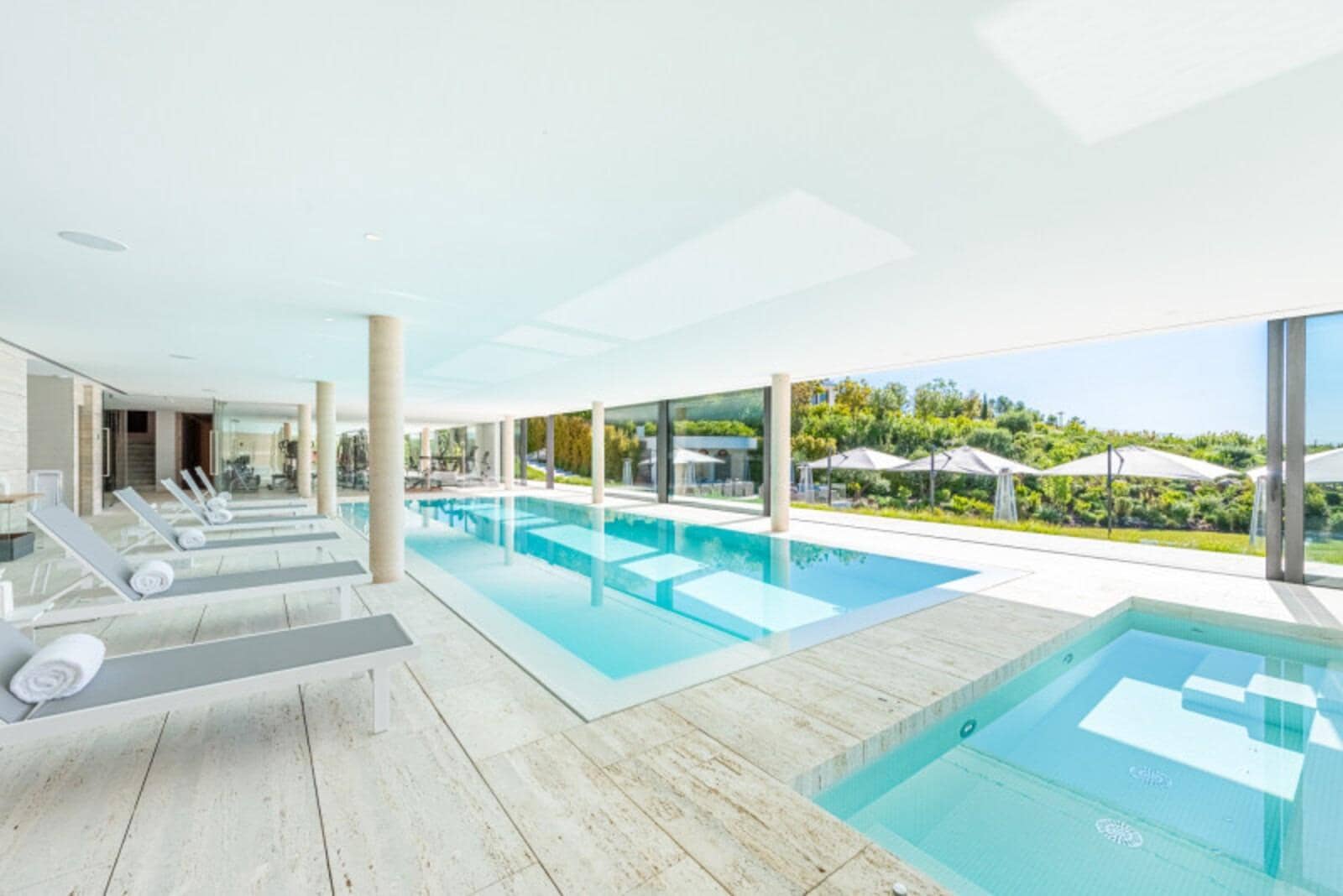 5 sypialnia Willa na sprzedaż w Sotogrande z basenem garażem - 13 900 000 € (Ref: 8896853)