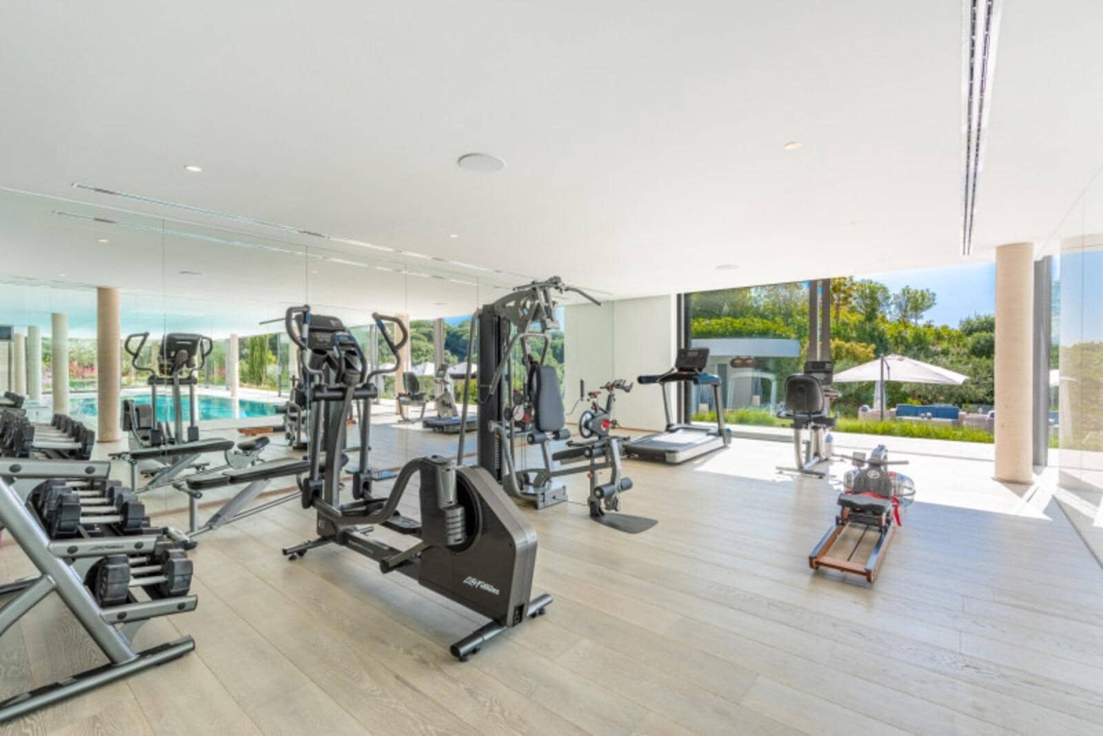 5 sypialnia Willa na sprzedaż w Sotogrande z basenem garażem - 13 900 000 € (Ref: 8896853)