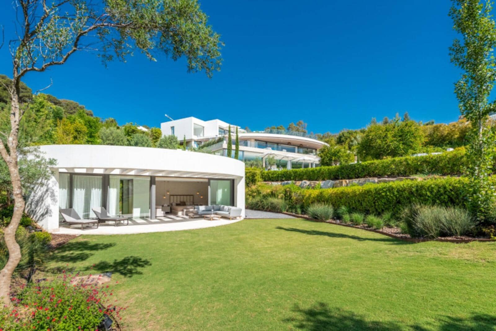 5 sypialnia Willa na sprzedaż w Sotogrande z basenem garażem - 13 900 000 € (Ref: 8896853)