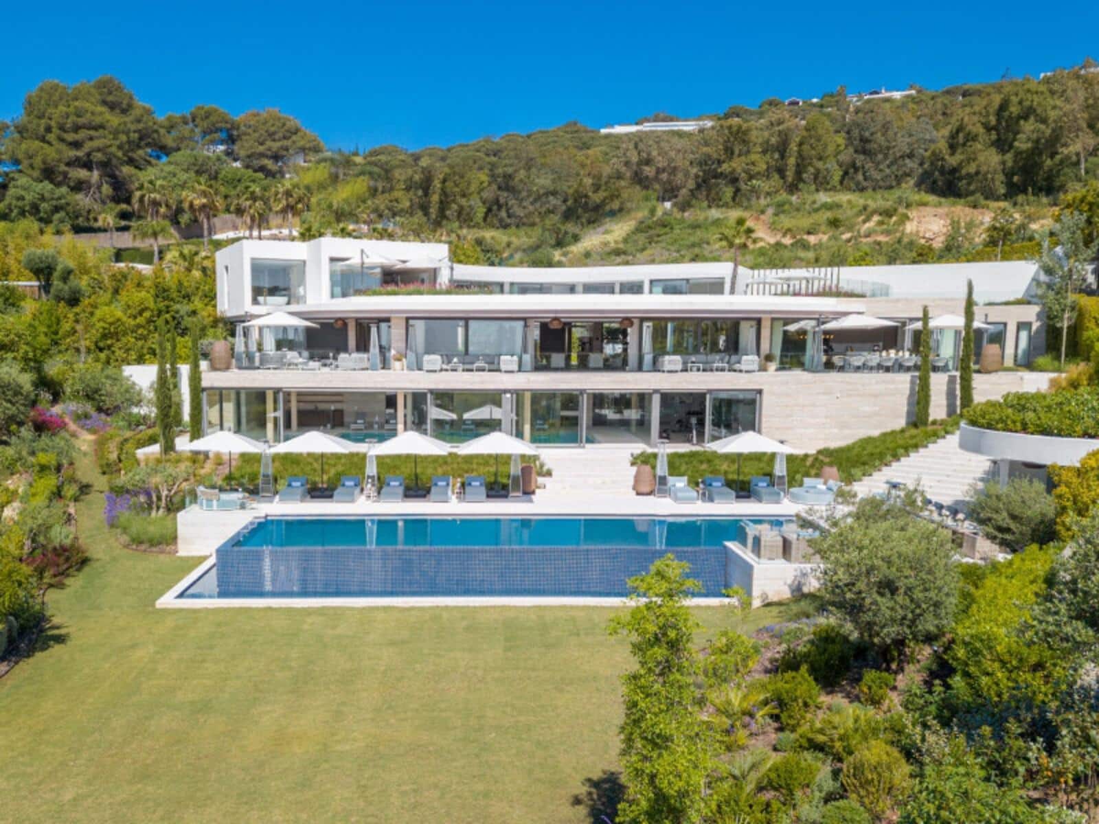 5 sypialnia Willa na sprzedaż w Sotogrande z basenem garażem - 13 900 000 € (Ref: 8896853)