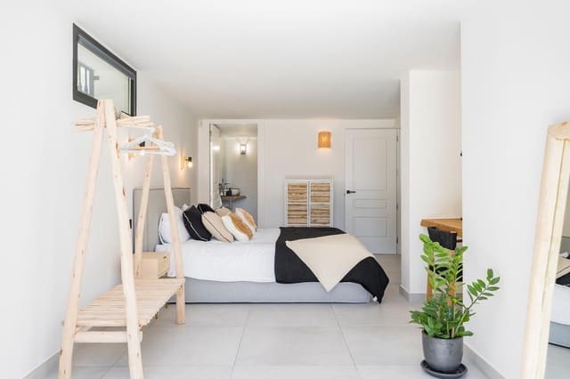 Chalet de 6 habitaciones en Benahavís en venta con piscina garaje - 2.995.000 € (Ref: 8896856)