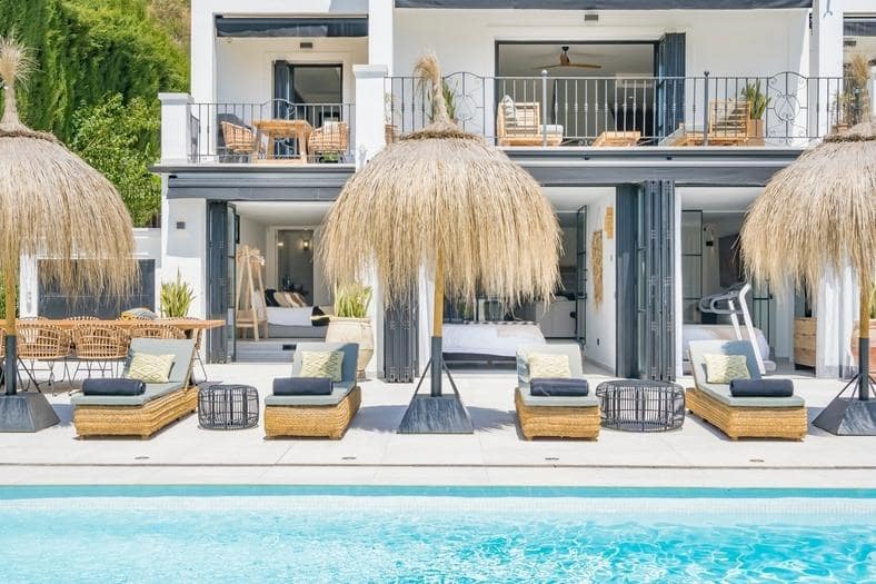 Chalet de 6 habitaciones en Benahavís en venta con piscina garaje - 2.995.000 € (Ref: 8896856)