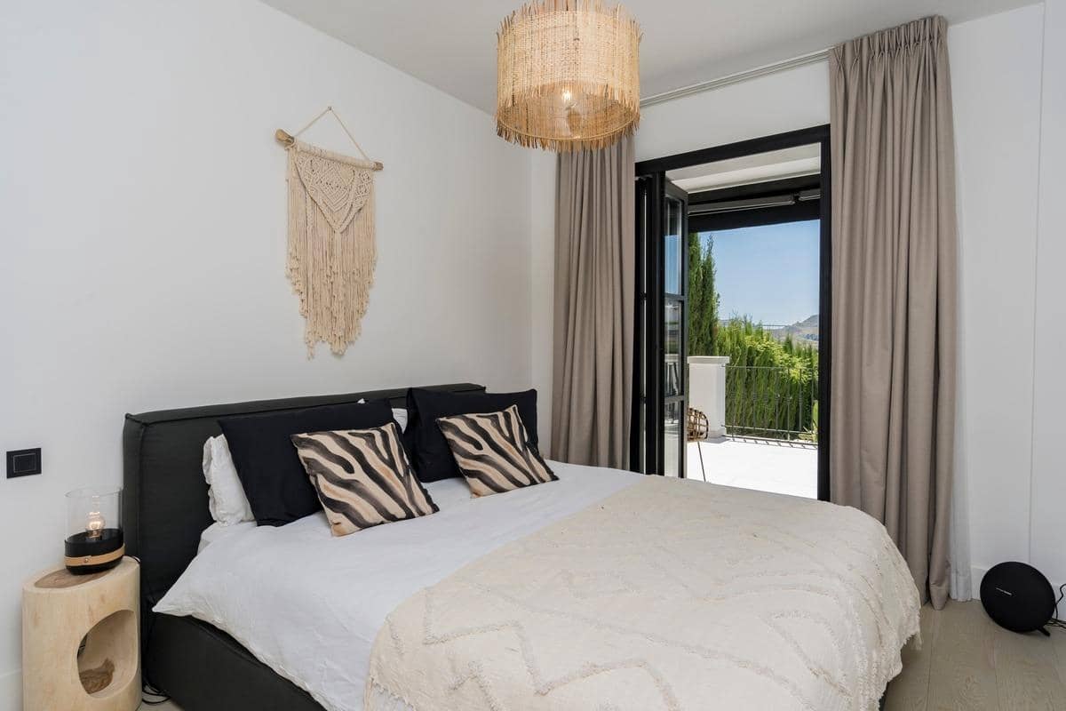 Chalet de 6 habitaciones en Benahavís en venta con piscina garaje - 2.995.000 € (Ref: 8896856)