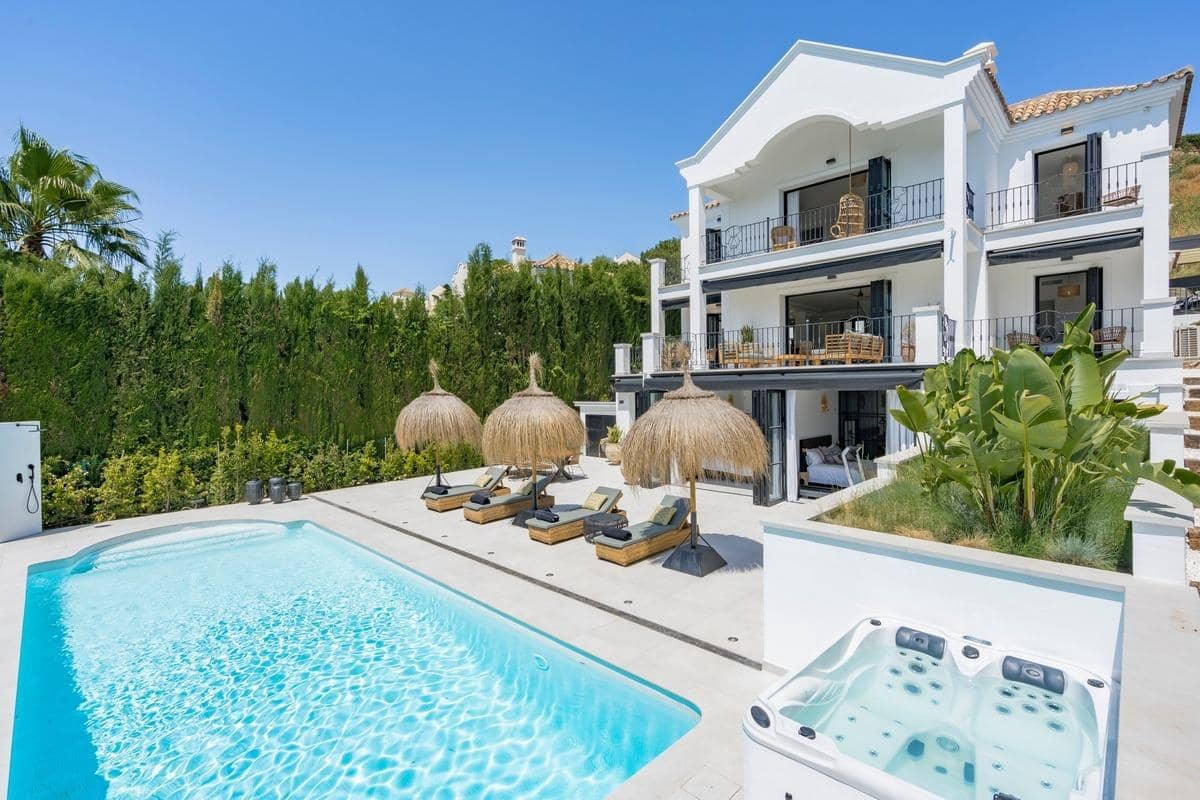 Chalet de 6 habitaciones en Benahavís en venta con piscina garaje - 2.995.000 € (Ref: 8896856)