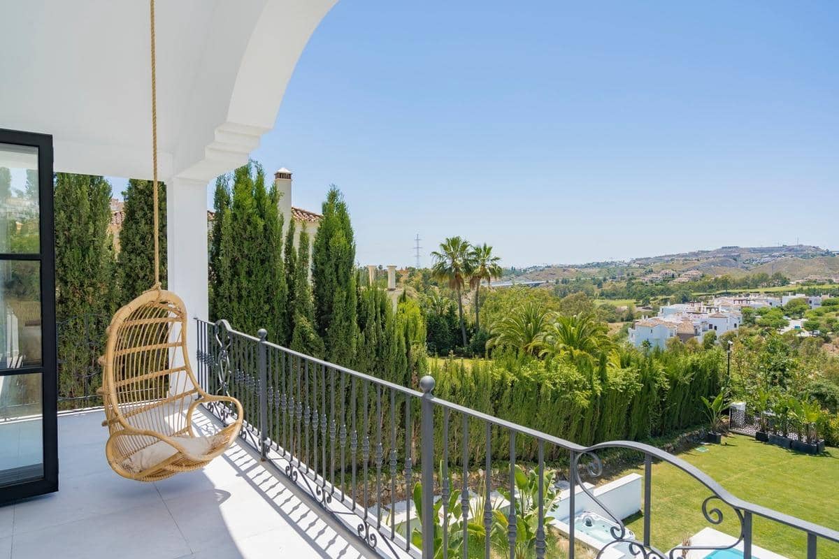 Chalet de 6 habitaciones en Benahavís en venta con piscina garaje - 2.995.000 € (Ref: 8896856)